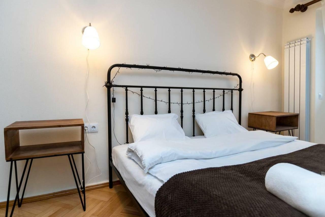 Wehost Cosy Apartment Тбилиси Экстерьер фото