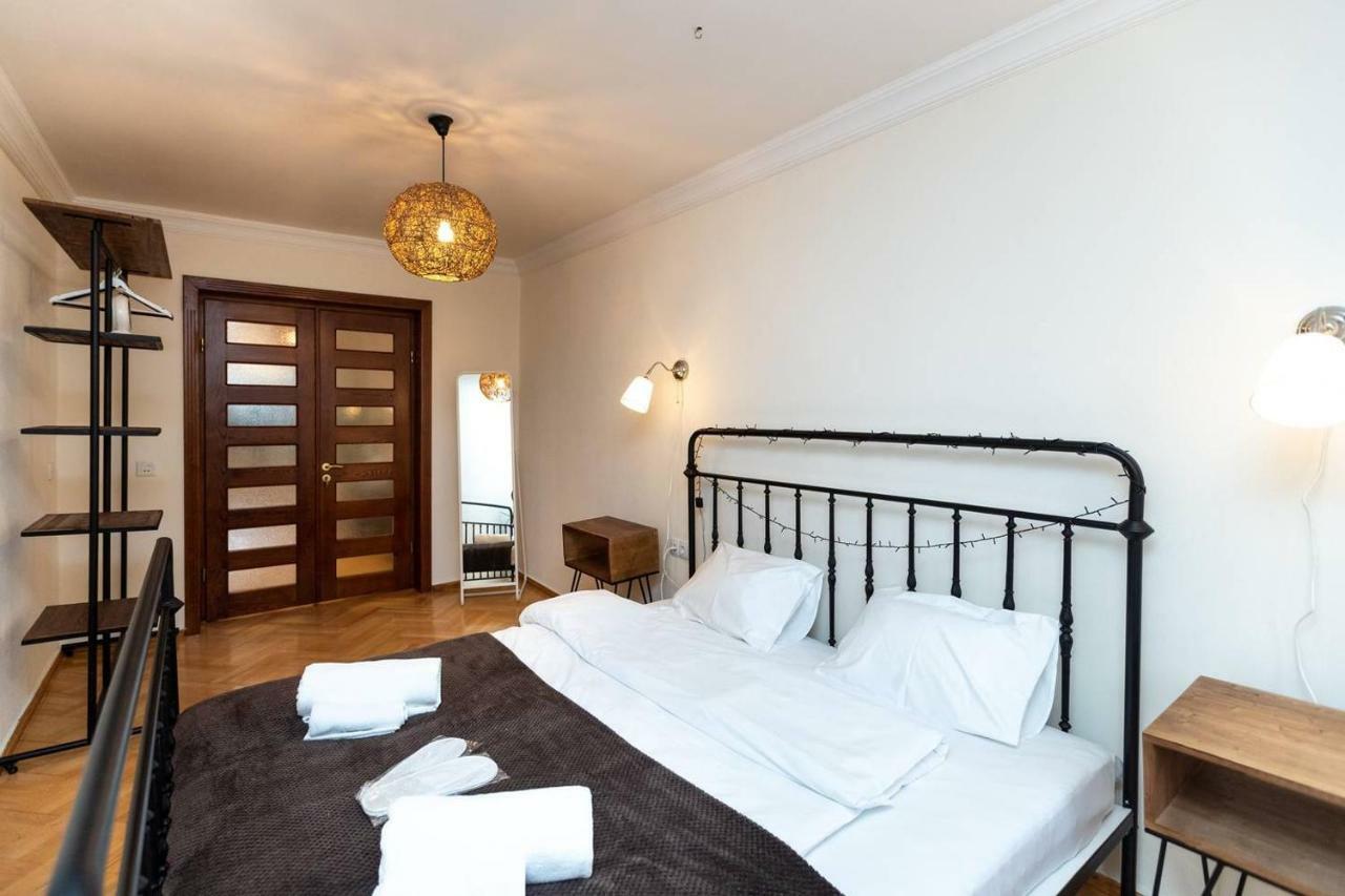 Wehost Cosy Apartment Тбилиси Экстерьер фото